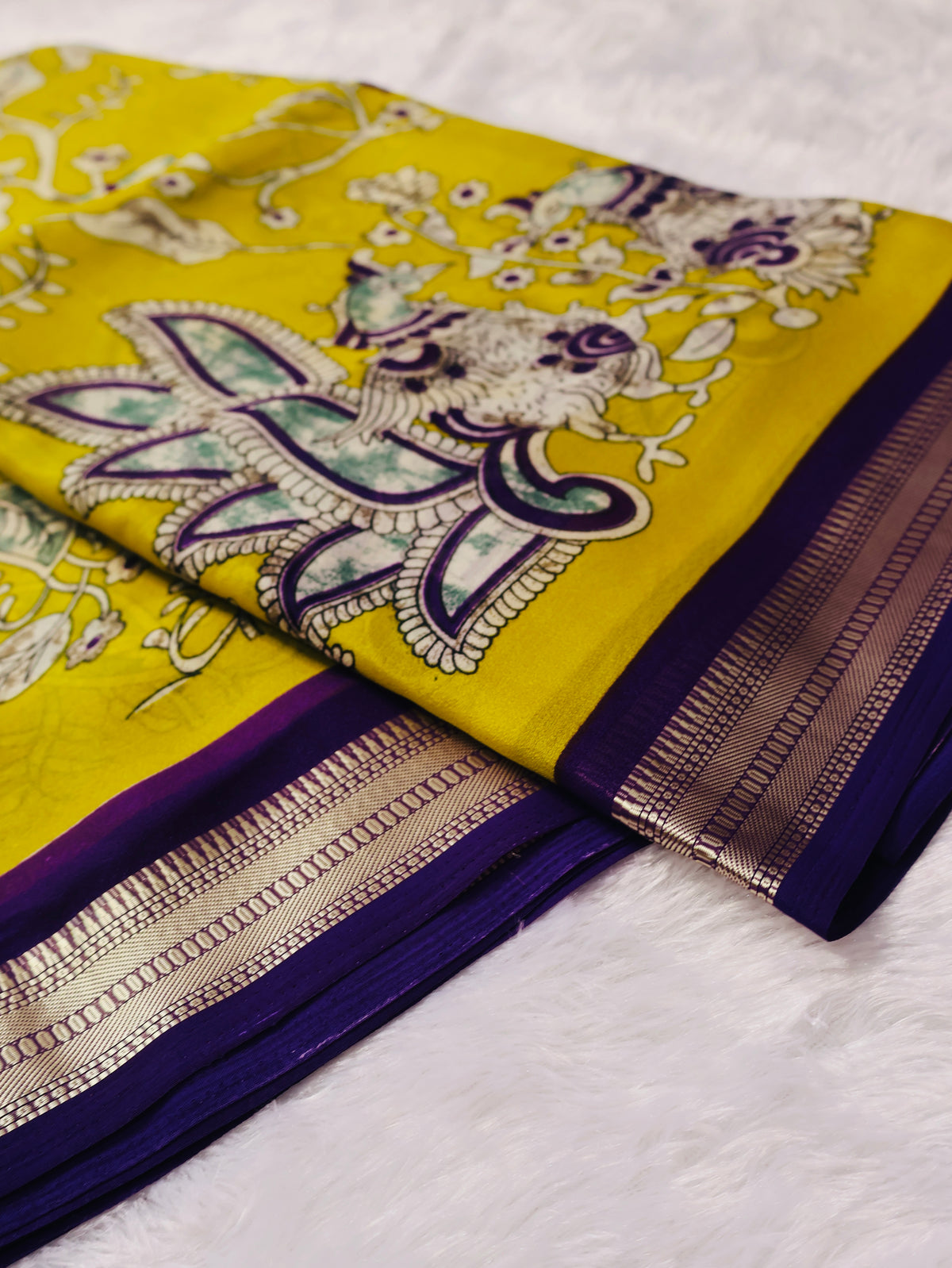 Traditional Peacock Motif Soft Georgette Saree with Zari Border